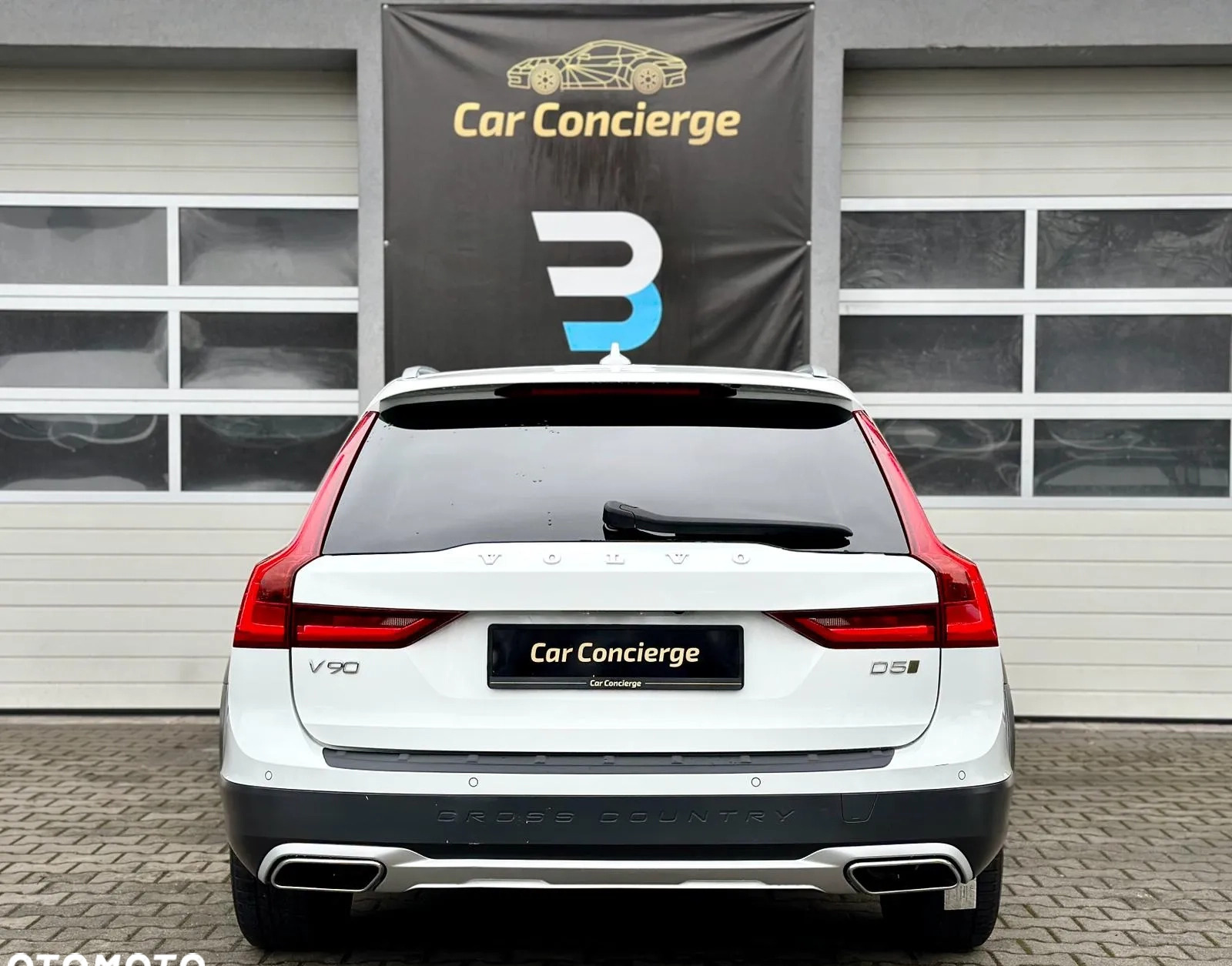 Volvo V90 Cross Country cena 134900 przebieg: 176000, rok produkcji 2019 z Ostroróg małe 742